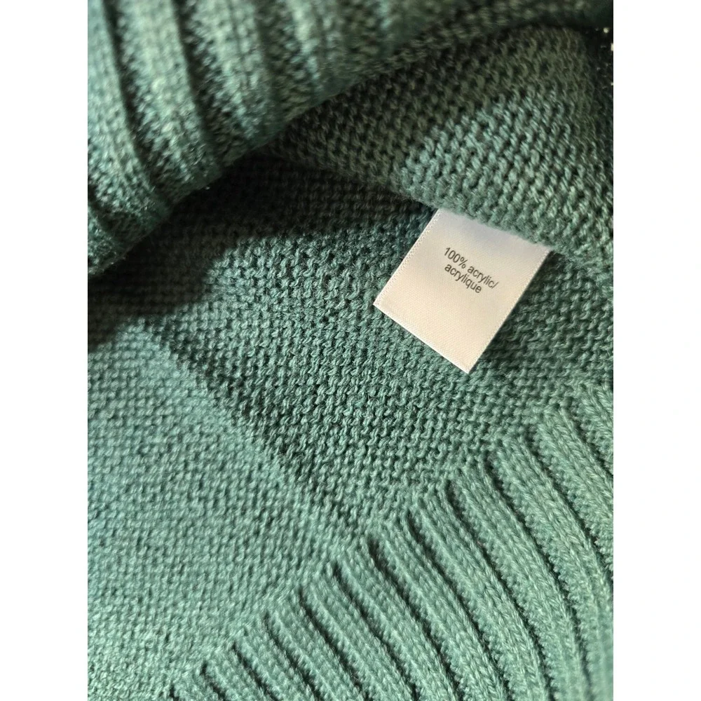 Maurices Fair Isle‎ Cardigan Sweater Womens Medium Green Geometric Knit NEW